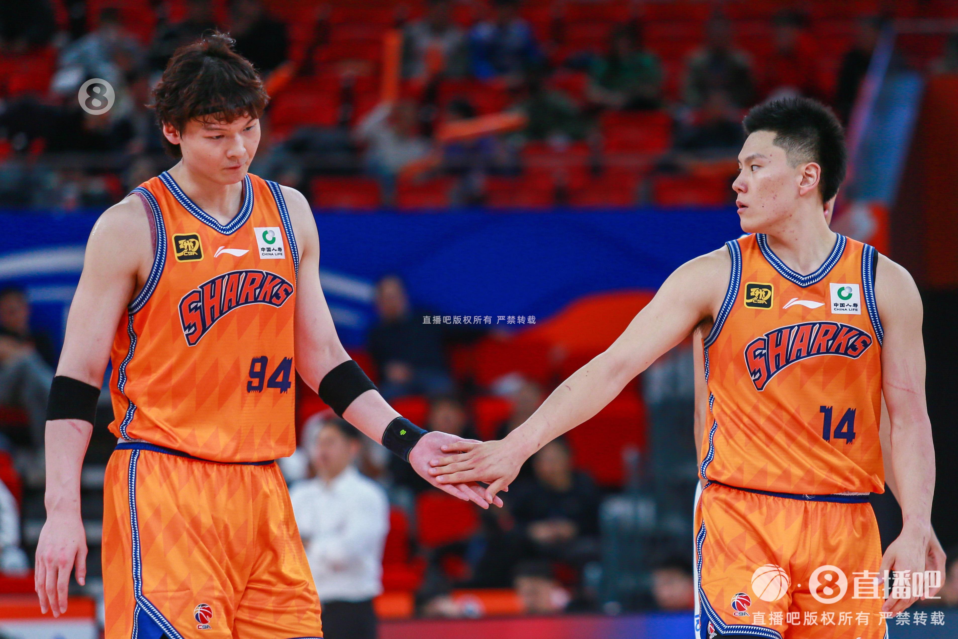 开云-内外都兵强马壮！上海男篮阵容：王哲林张镇麟洛夫顿古德温领衔