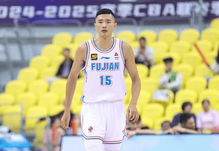 开云下载-陈林坚：在场上打得很放松，现在慢慢学会主动交流了