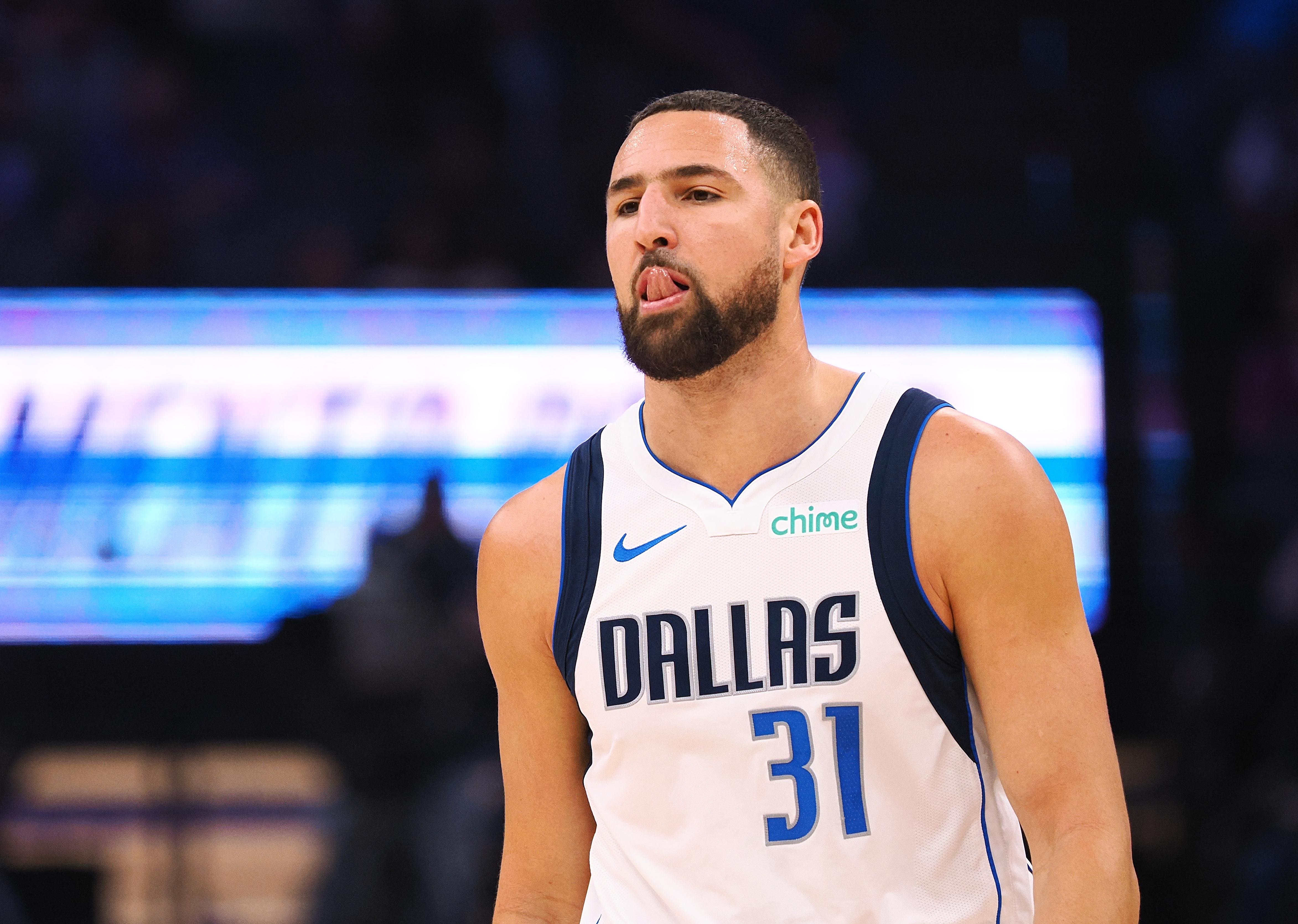 kaiyun-日薄西山！克莱12投仅2中拿到6分 三分8中2